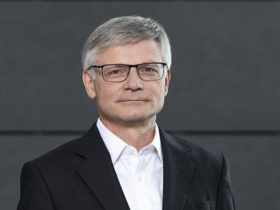 Herr Dr. Georg Müller