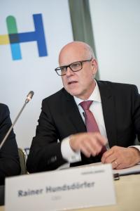 Herr Rainer Hundsdörfer