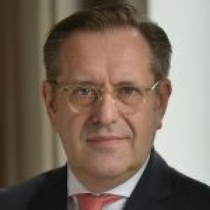 Herr Prof. Andreas Steyer