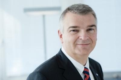 Herr Tobias Fischer-Zernin