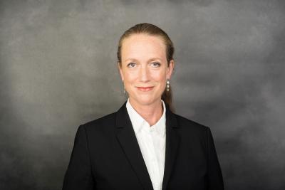 Frau Dr. Britta Giesen