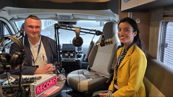 Frau Maya  Chaudhuri