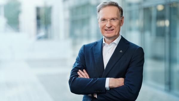 Herr Joachim Schönbeck