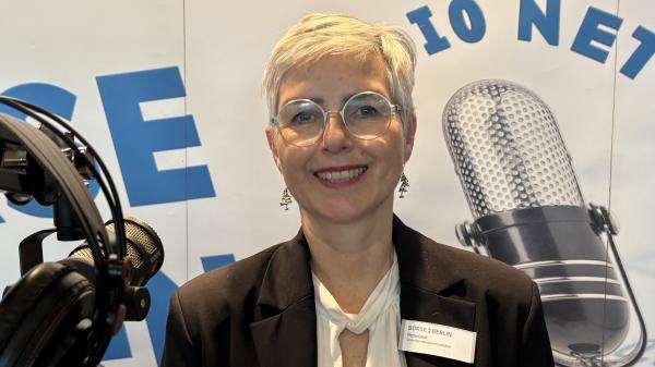 Frau Petra Greif