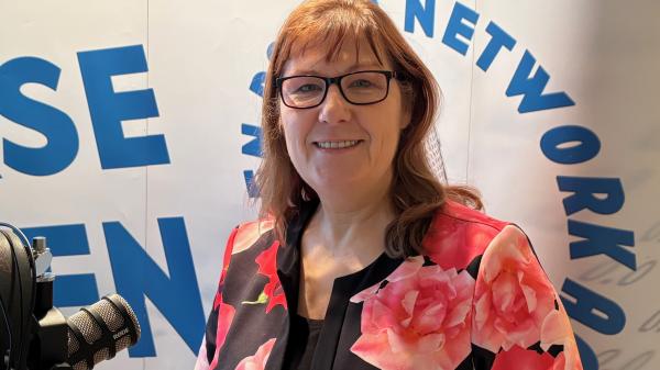 Frau Petra Leue-Bahns