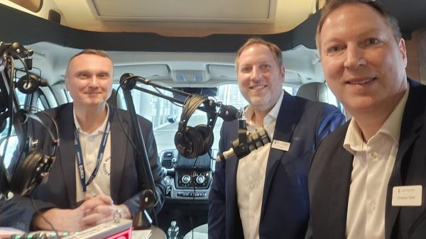 Andreas und Christian Wei� (CapTrader) im mobilien B�rsenradio Studio